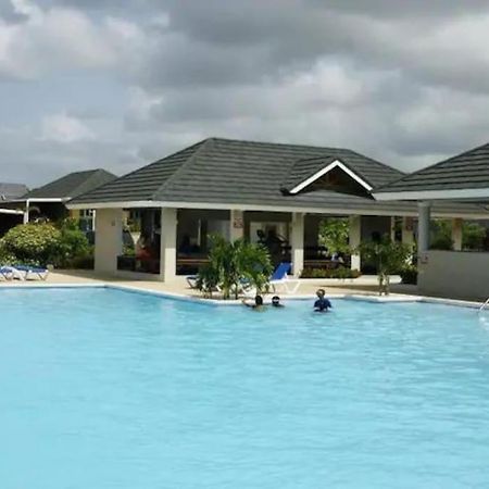 Sunset Palms & Villa Management Ltd Richmond Exterior photo